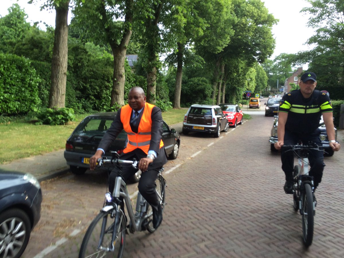 BureauBrussel's tweet photo. @Velocity2017 #mayorssession #vc2017 Mayor of #Kampala enjoys the freedom of Cycling https://t.co/BZl3KKxicZ