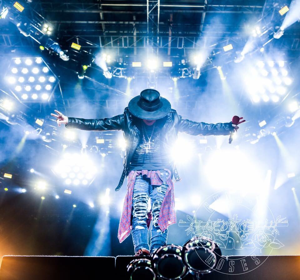 TomGodsman's tweet photo. Today is the day ❤️🔫🌹#GNFNR #GNRLondonStadium #GNR #LONDON #NITL #AFD #LIES #UY1 #UY2 https://t.co/ciDsiMZuMT