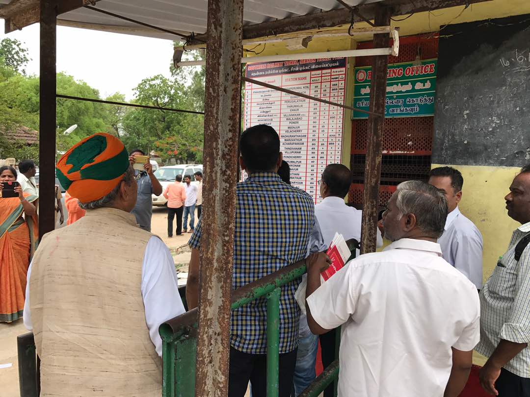 arjunrammeghwal's tweet photo. Purchased tickets at #Kanchipuram Railway Station. Now going to #Chennai  from kanchipuram by train. @sureshpprabhu @RailMinIndia https://t.co/veCrApqLCR