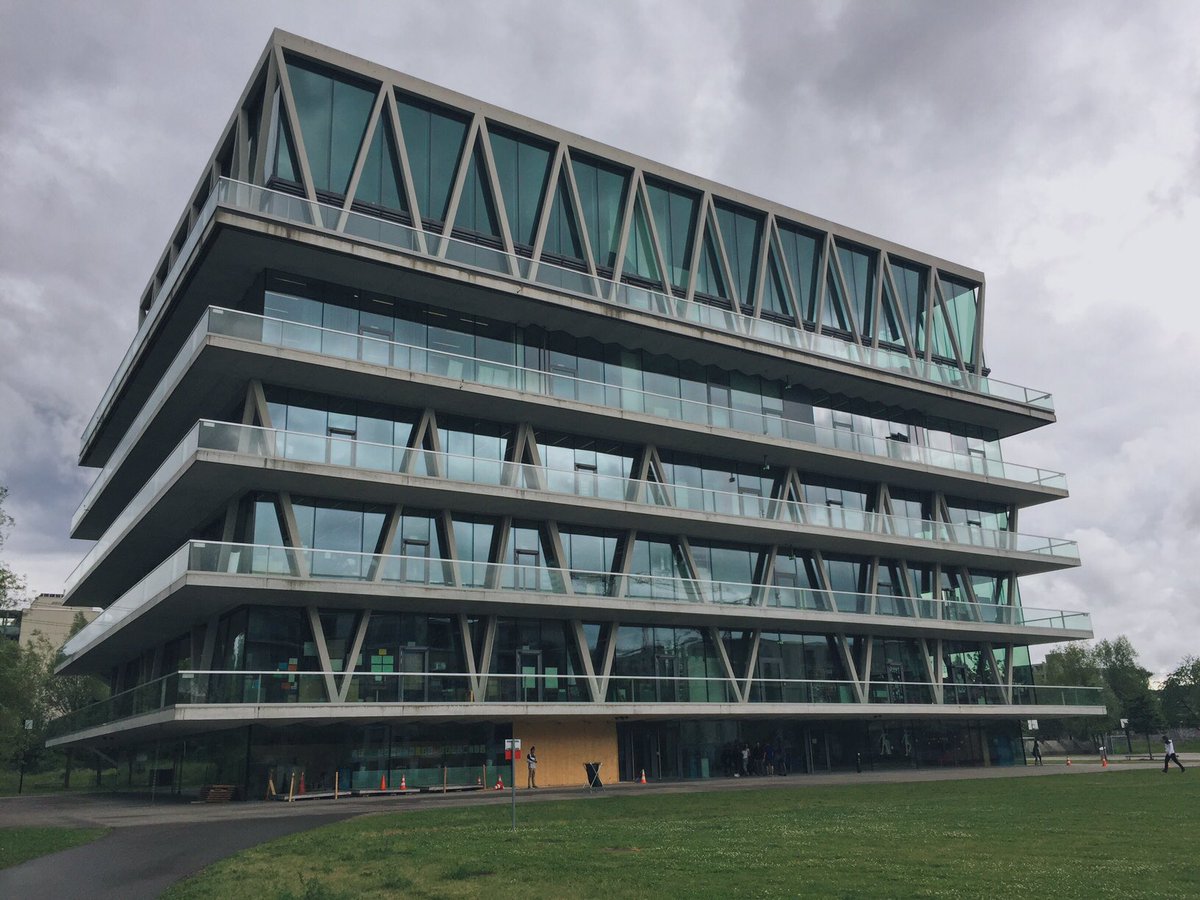 In wenigen Minuten beginnt im Schulhaus Leutschenbach die Medienorientierung zur Neuausgabe des Schweizer Weltatlas! #swa2017