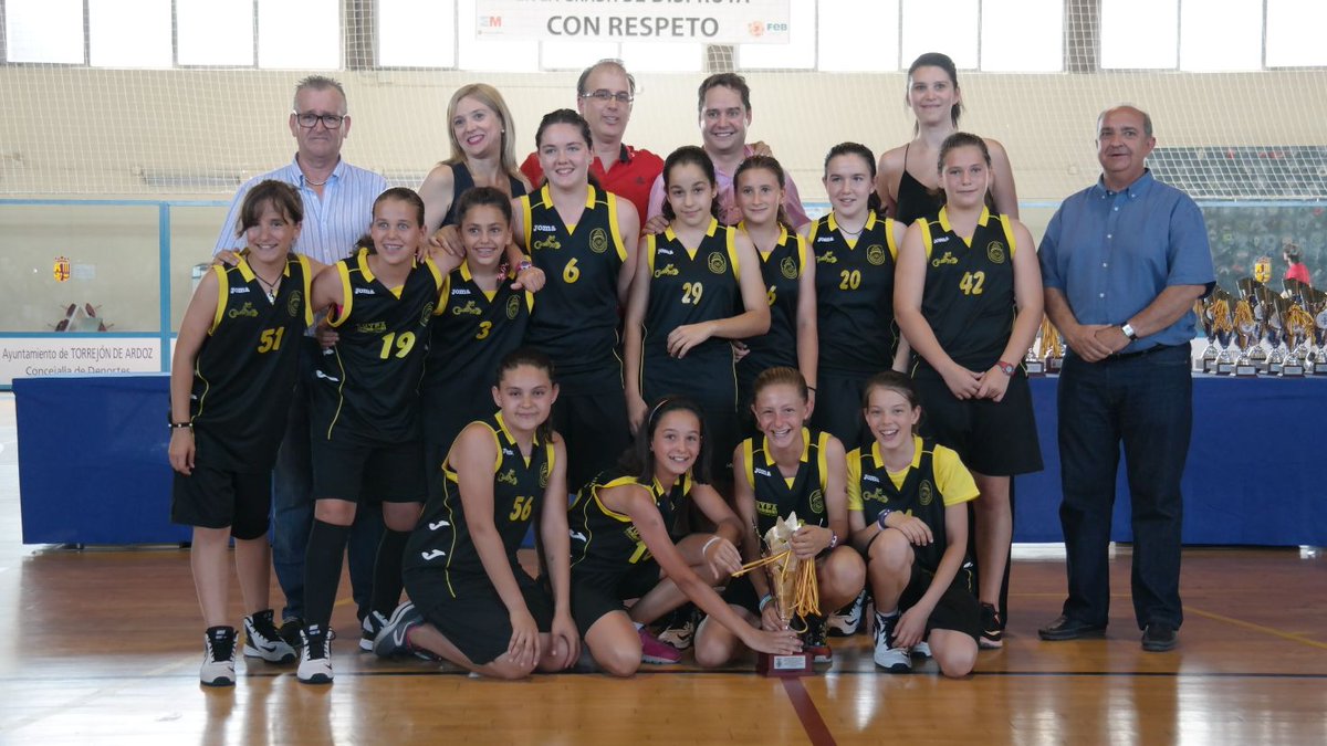 ParqueBasket's tweet photo. Las chicas de @MrBobIncr han demostrado que ellas si que son guerreras de verdad! Enhorabuena por la buena temporada! https://t.co/1Tv8JvwJpl