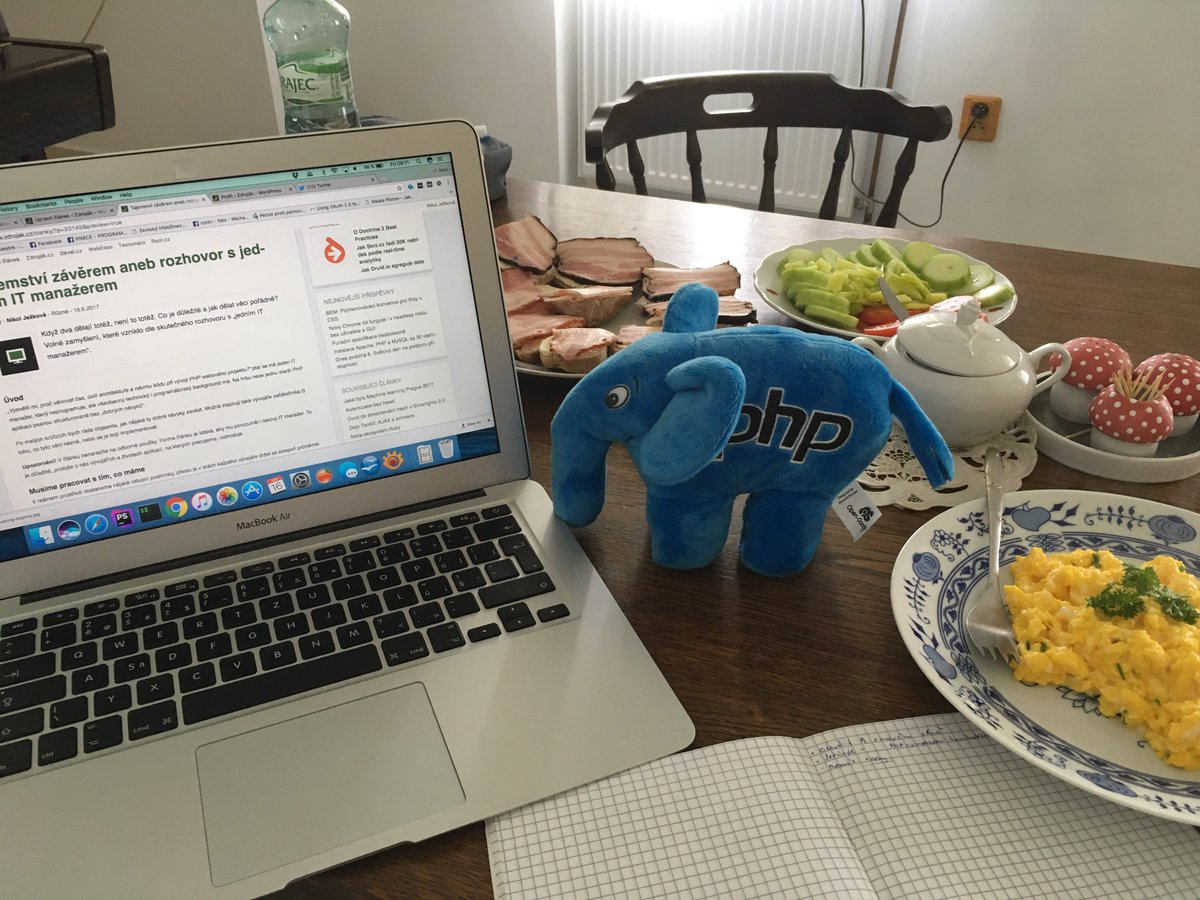 Konzultace článku <a href="/roxtri_cz/">Nikol Ježková</a> pro <a href="/zdrojak/">Zdroják.cz</a> u porce domácí slaniny. Výjde v pondělí.