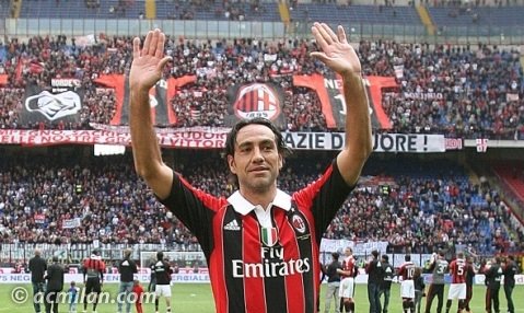 GennaroSpinaa's tweet photo. Vi volevo dire grazie. Ve lo dico oggi perchè è per gente come voi che molti milanisti si sono svegliati a testa alta. 

Uomini veri. https://t.co/YG7tldQ6mL