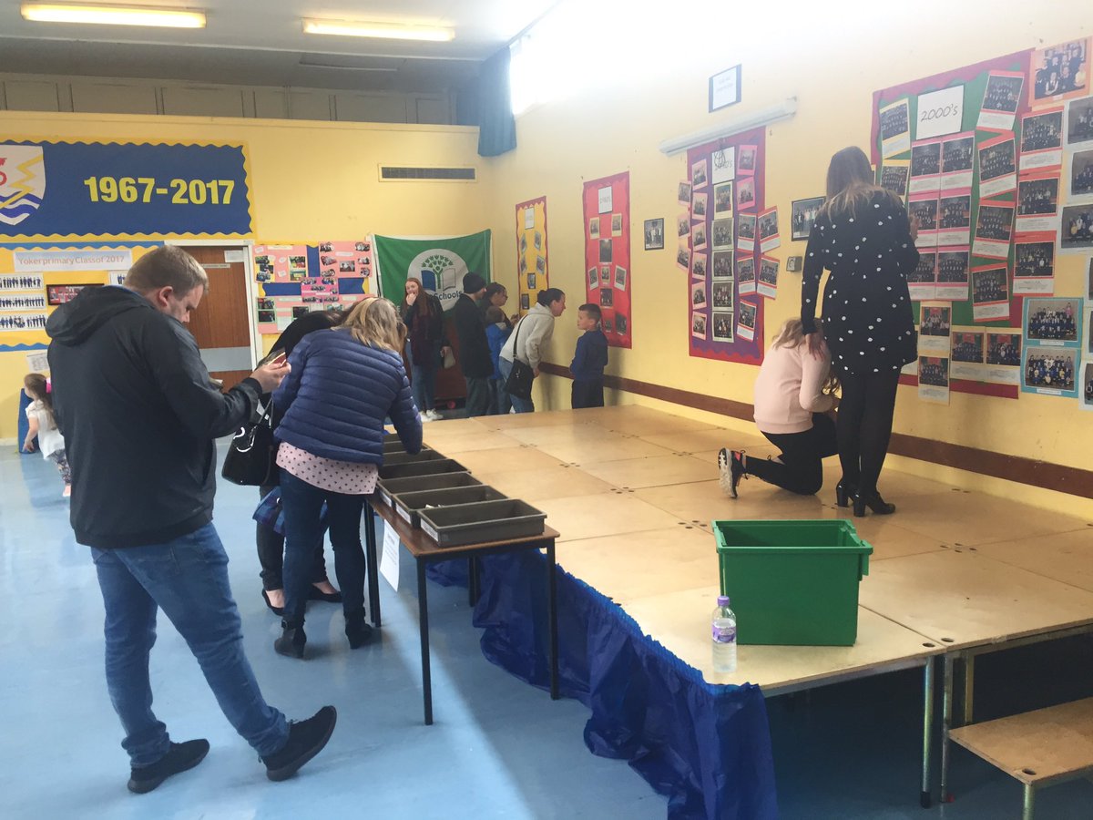 YokerPrimary's tweet photo. What a night! Thank you so much for coming along to our open evening last night. So many memories. #yokeroonies #happiesttimeofyourlife https://t.co/7NMCFyR7ZK