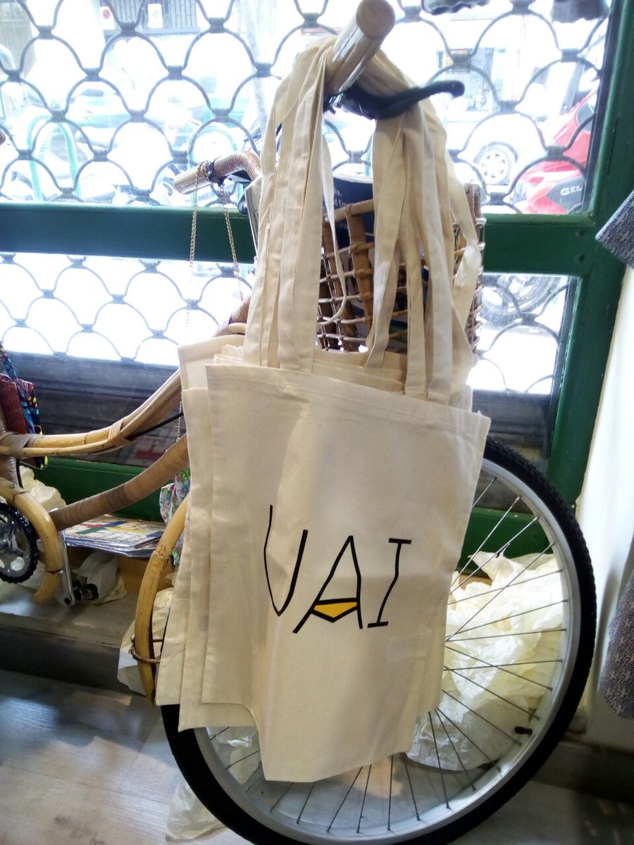 CircularProject's tweet photo. Quién quiere bolsas de plástico teniendo estas tan chulas de @uaidesign? Un gesto para cuidar el medio ambiente 🌿🌍  https://t.co/uM8h1q04ik https://t.co/wV1GqDmX6I