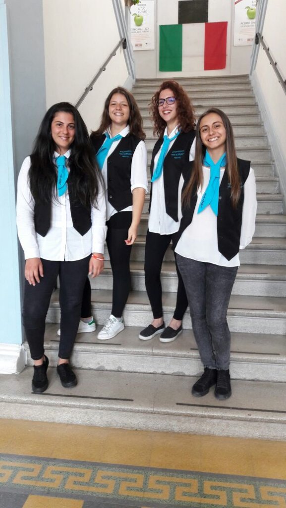 miriambcbl's tweet photo. @ErasmusPlusInd @acerbosocial #Disseminazione #ErasmusPlusKA1 A modern school with a forward approach ITC Acerbo PE https://t.co/s3qVgw0gWd