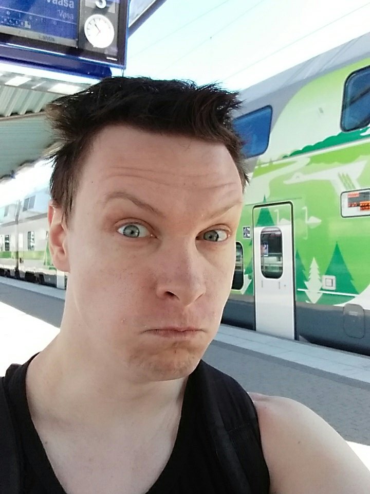 Kenjidarou's tweet photo. Meno vitun #DesuTV ! Tavoitteena saada entistä paskempi video aikaseks tänäki conissa! #desucon https://t.co/7xEI5JbVJ1