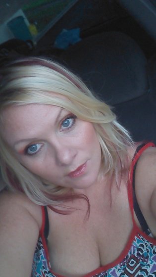 IrishScrews's tweet photo. Online now:Allie, 33, horny #IrishBabe from #Dublin. Seeking a little fun with lads. https://t.co/yGt2zyEHLg #IrelandDating https://t.co/QXit8W354Z
