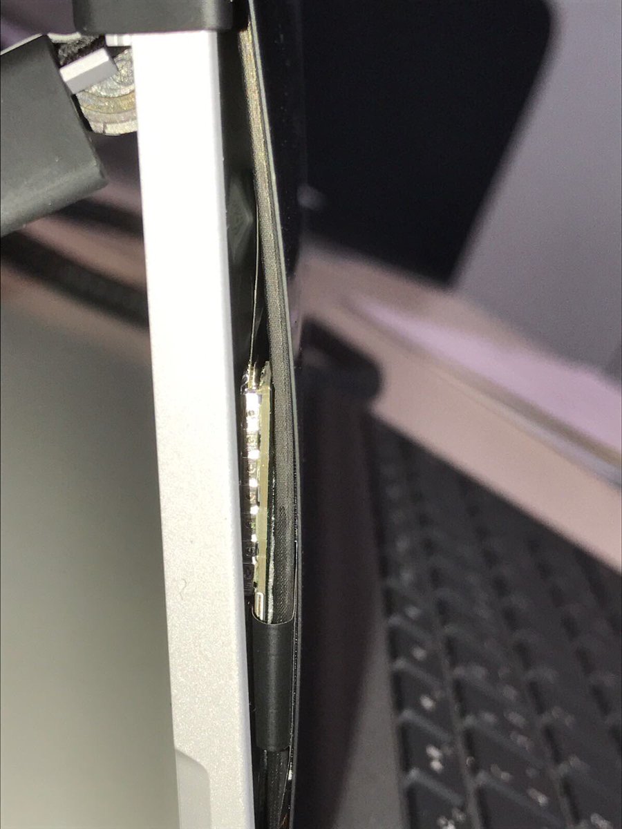 alainsigrist's tweet photo. @stefan_brun @microsoft_ch @surface @MicrosoftHilft RRT RAPID RESPONSE TEAM - definition of rapid...may vary🙄#worstsupportever #Microsoft #SurfacePro4 https://t.co/5hrLvNv2zJ