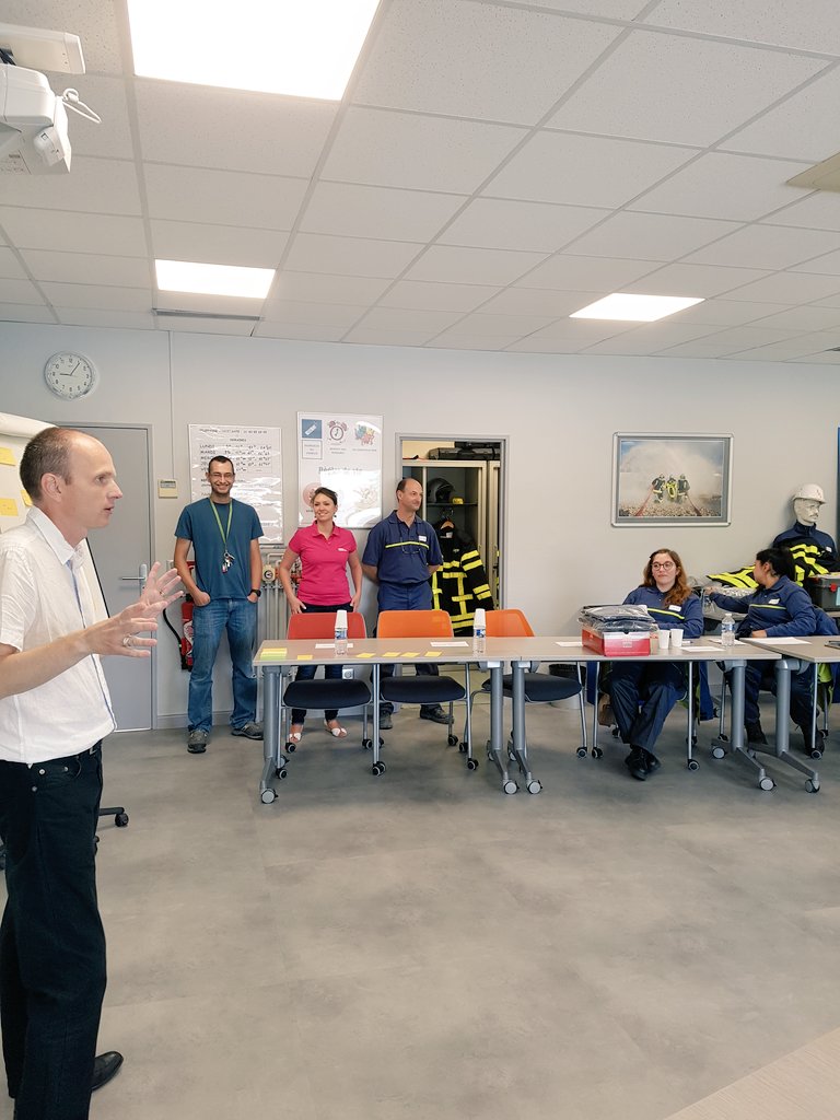 grdf_debooseref's tweet photo. Rencontre avec le réseau des Jeunes Cadres de  @gdrf Ile de France sur l'un des campus d'@EnergyFormation https://t.co/Ou3LSKLA5U