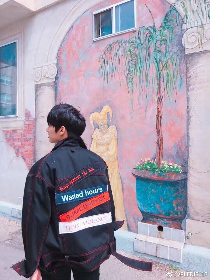 mingyunlyone's tweet photo. An art inside an art #Junsthetic 💖💖💖 https://t.co/YdeBfJ9Vio