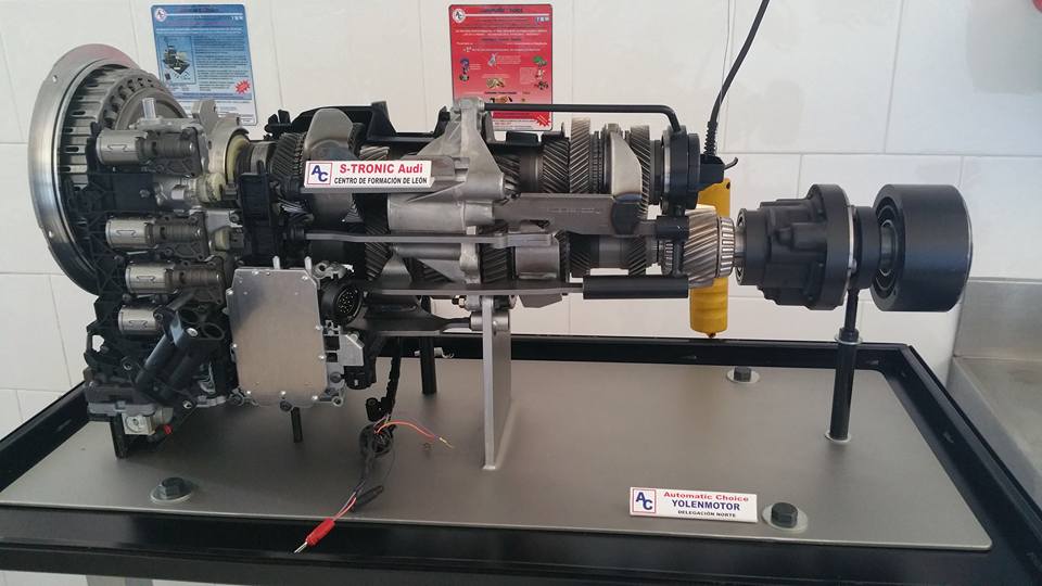 AutomaticChoice's tweet photo. Recta final #curso #formacion #0B5 #cambioAutomatico. Proximo curso en @ReMaTecShow te esperamos. @solovalvulas @smarcosanchez @ie_automocio https://t.co/TjLAiGIUtu