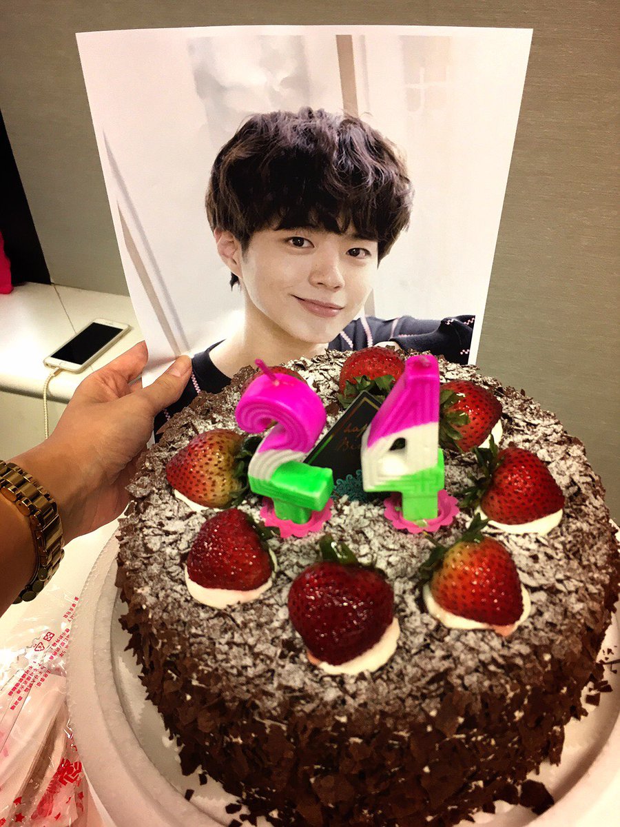ling09231's tweet photo. @BOGUMMY 🎂616 Happy Bogum Day🎂🎂🎂🎂🎂🎂🎂🎂🎈🍾️🎁🎉 https://t.co/xlx1ZOTSwh