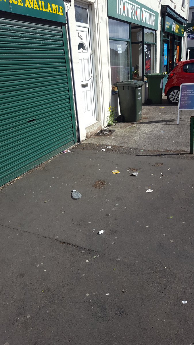 DudmanLee's tweet photo. @NewcastleCC  two ball lonnen in fenham. Absolute disgusting, Embarrassment for newcastle city council. https://t.co/xE00QmVLr7