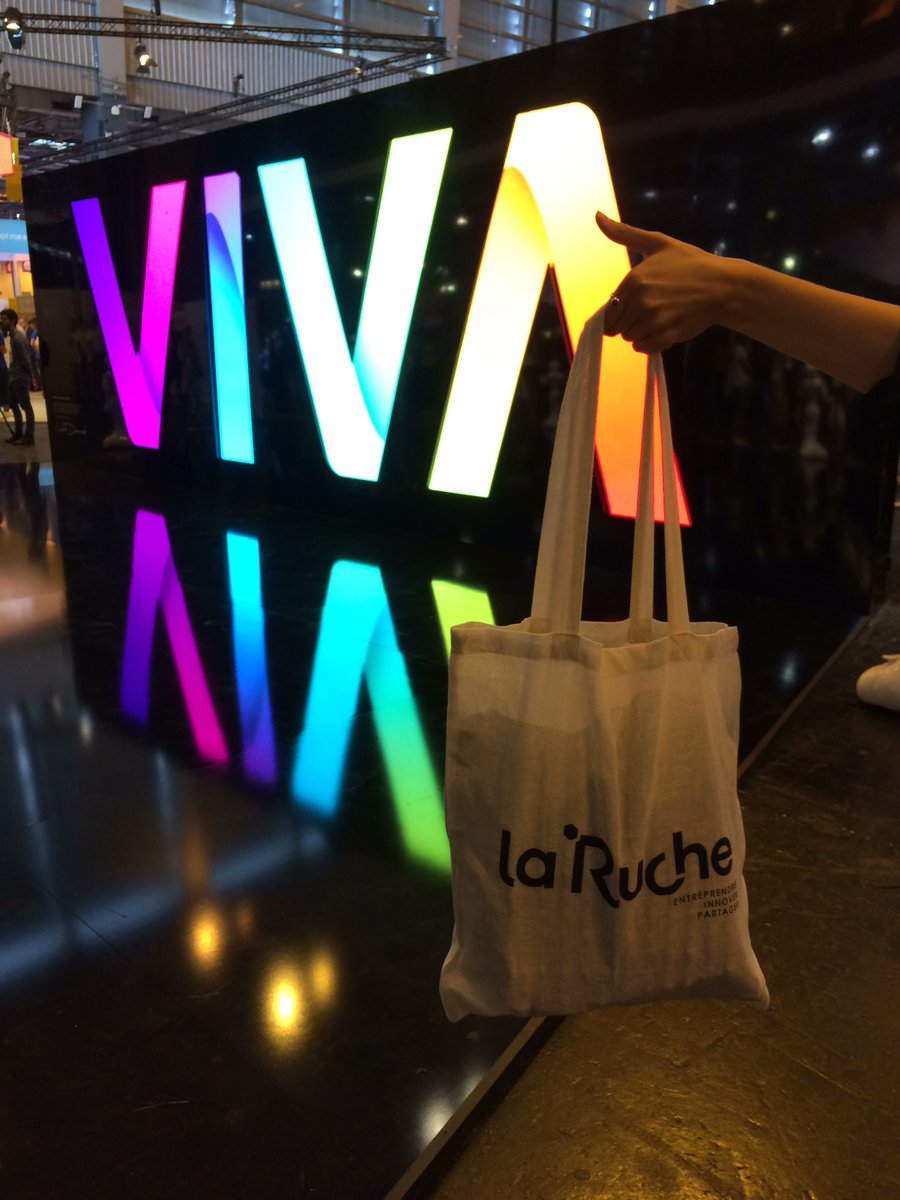 RucheParis's tweet photo. La Ruche et @LaSocialFactory présent à #VivaTech17 avec notre partenaire @orange https://t.co/L1j28SH6cT