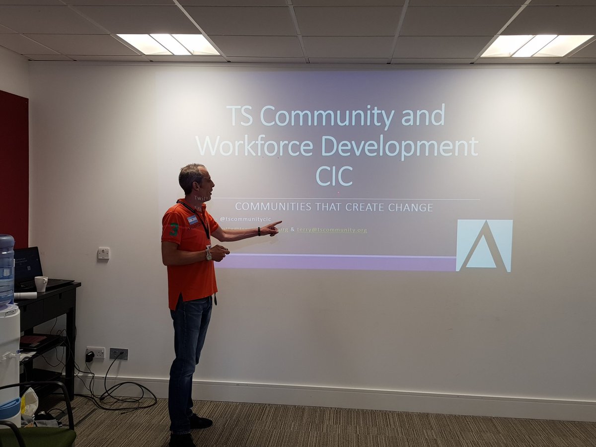 Leeds9Local's tweet image. Terry and Scotty are with @NHSLeadership today working with @tscommunitycic #abcd #systemleadership