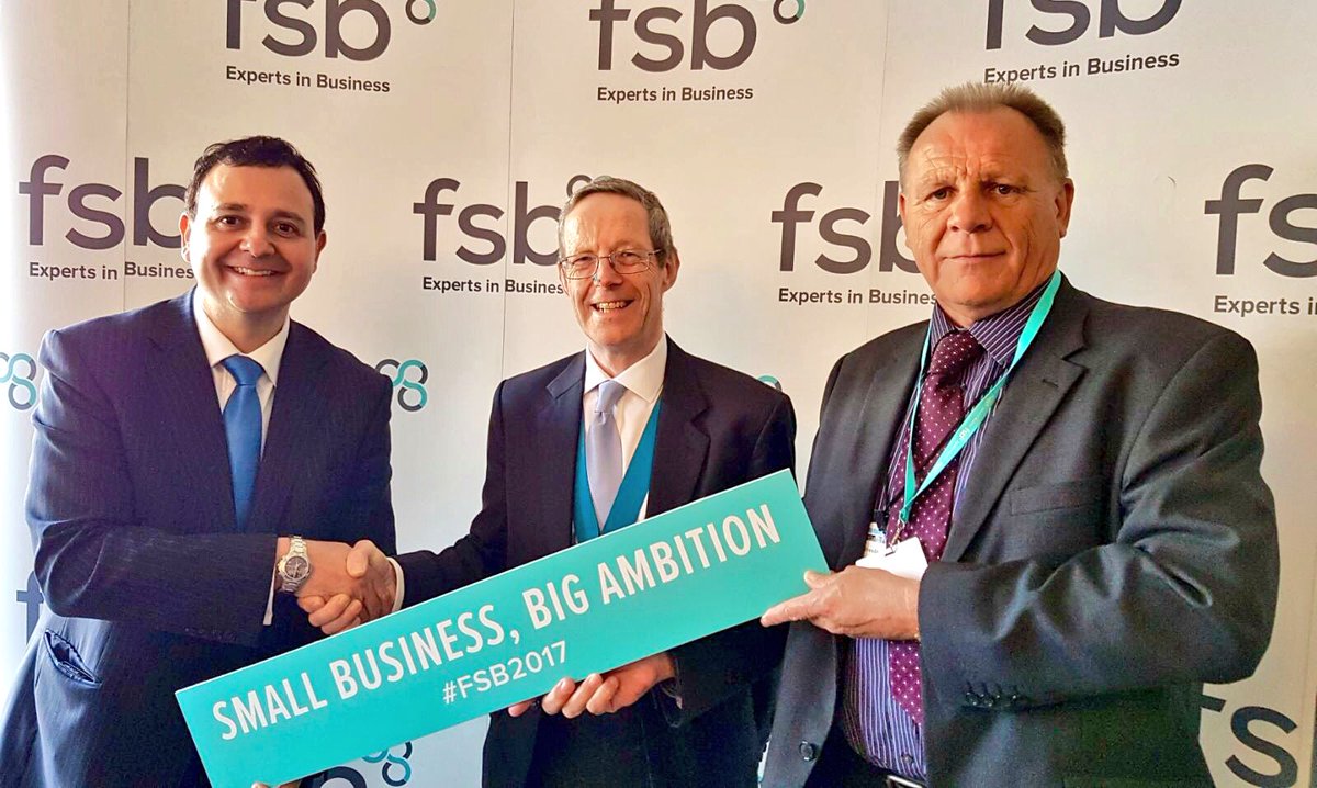 AlbertoCostaMP's tweet photo. Great to attend @fsb_policy reception in Parliament this week with Regional Chairman @LesPhillimore #FSB2017 https://t.co/qxXawJOfMP