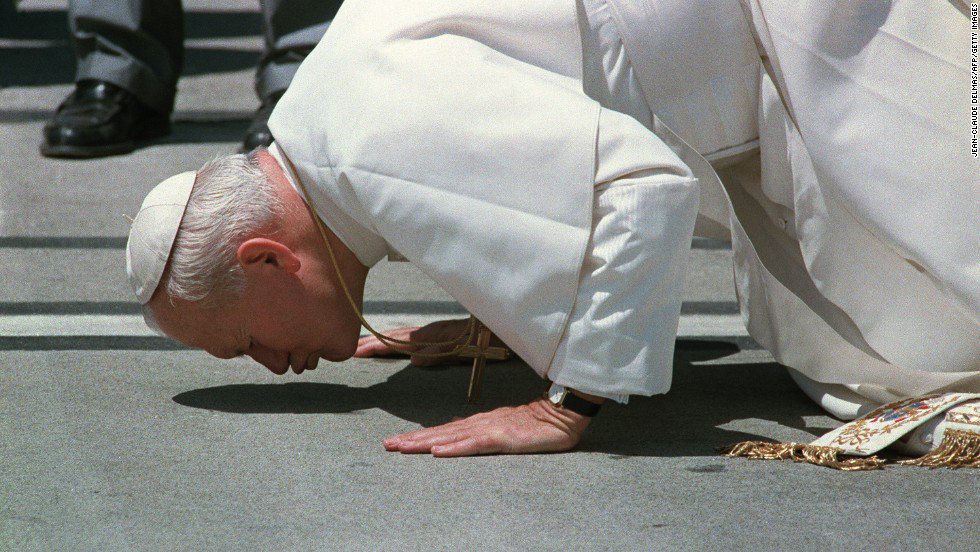 Monty_Brogan69's tweet photo. The floor is petit enfant https://t.co/wV70cX2sBU