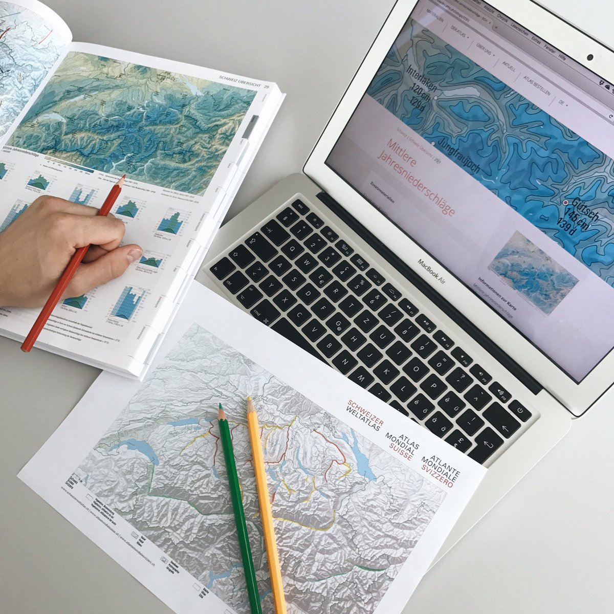 Die neue Onlinewelt unter schweizerweltatlas.ch/materialien/ ergänzt den Schweizer Weltatlas mit massgeschneiderten Zusatzmaterialien #swa2017