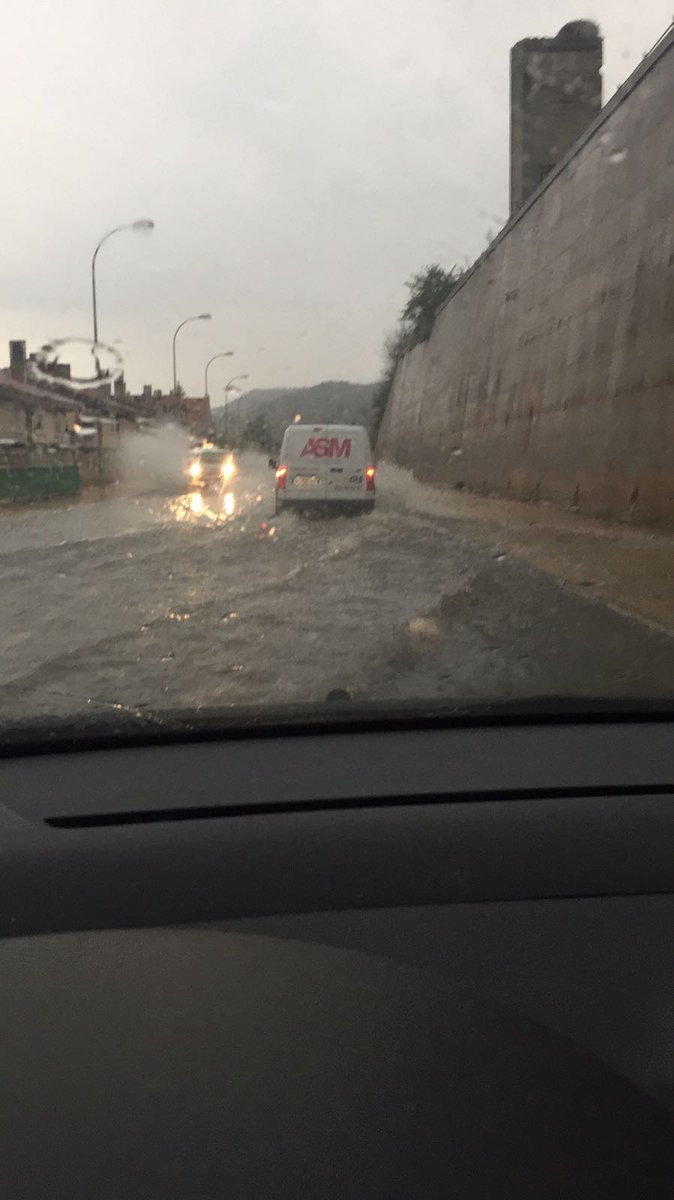 agencia421GLS's tweet photo. En @ASM_oficial no nos detiene ni el granizo para realizar las ultimas entregas de ayer. #Transporte #Soria https://t.co/x7GtTMyDHJ