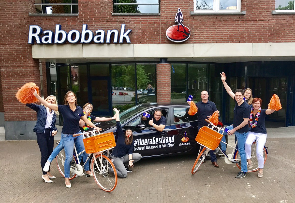 Lisaholdijk's tweet photo. Ben jij #HoeraGeslaagd? Dan komen we vandaag misschien wel bij jou langs! #Rabobank #PeelNoord https://t.co/0s7M0Yepsx