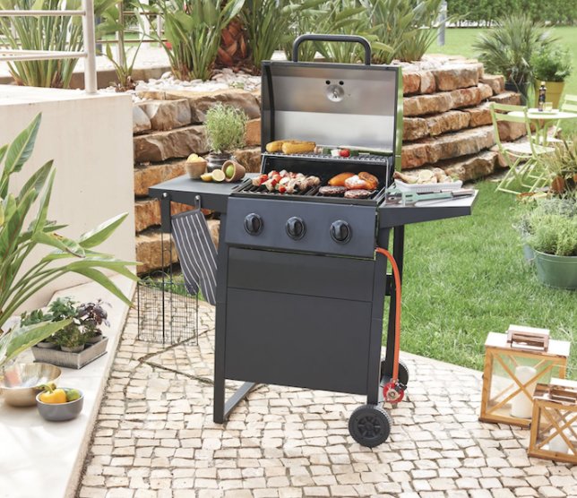 ilovebacofoil's tweet photo. It's #FreebieFriday! For the chance to #WIN this MEGA #BBQ bundle, just RT &amp; Follow! #Competition #Prize #Giveaway #Comp #Contest https://t.co/ERl5vmNcTI