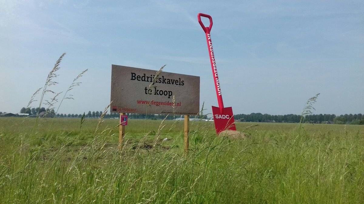 Signmatch's tweet photo. 6 Meter hoge eye-catcher geplaatst bij de President @SADC_NL @DePresidentSADC #Hoofddorp #eyechatcher #projectbord https://t.co/RpxZYC77Iu https://t.co/K2JeX288N3