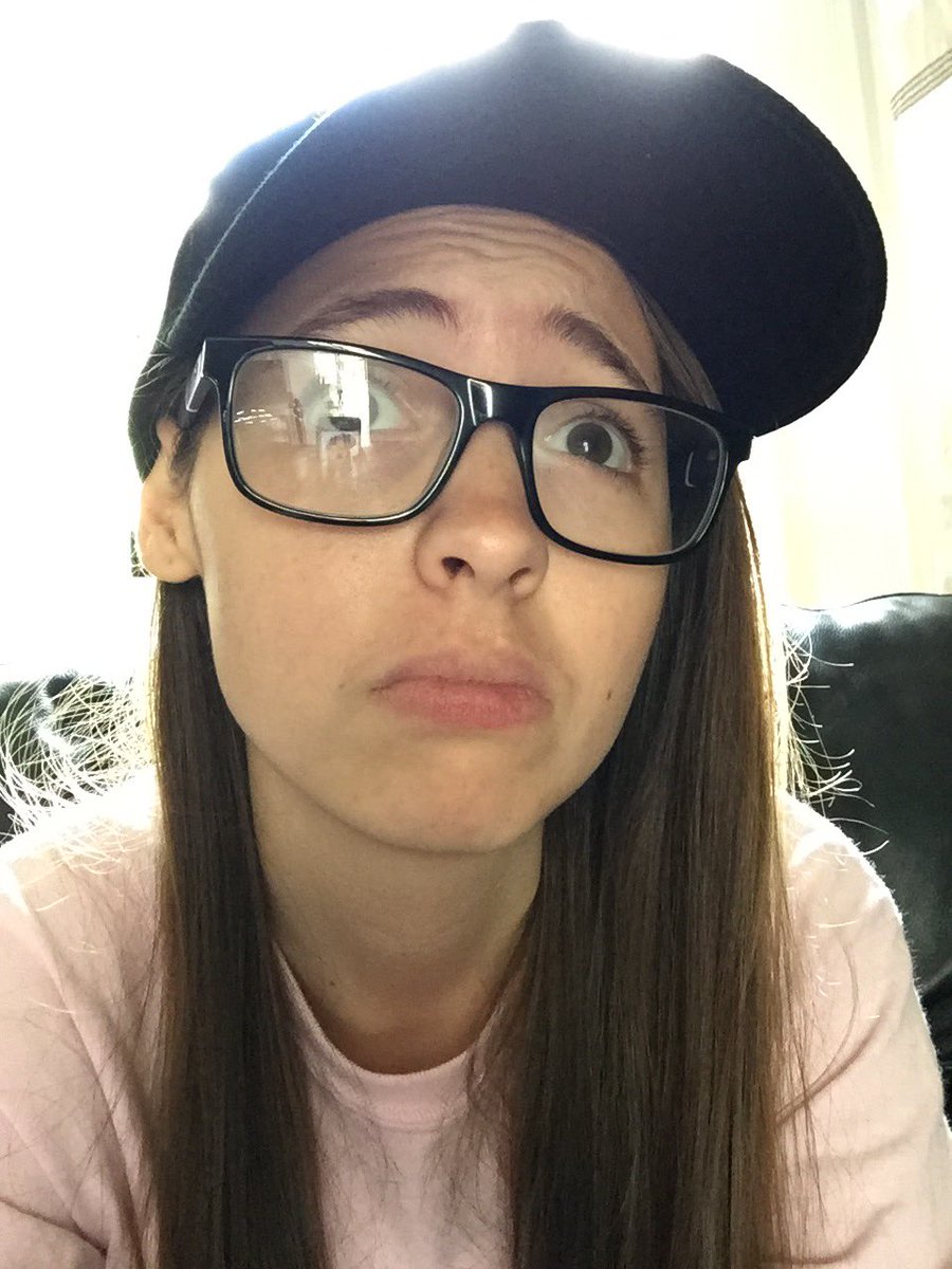 ItsEmss's tweet image. Not exactly godly but why not #godlygays