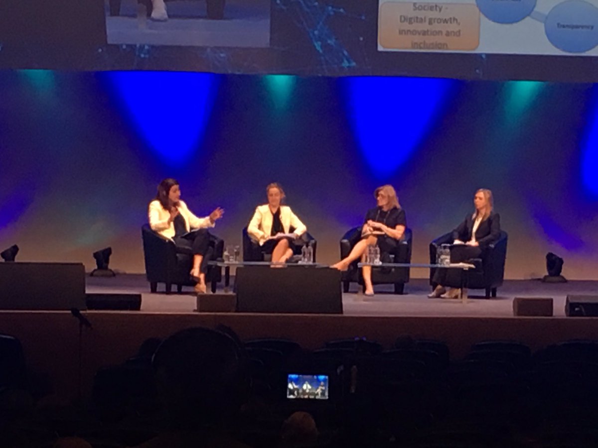 carlos00110001's tweet image. Very strong panel bringing a &apos;dry&apos; subject to life Marie-Charlotte Roques Bonnet @PrivacyDesign accountability in #GDPR #datasummit2017