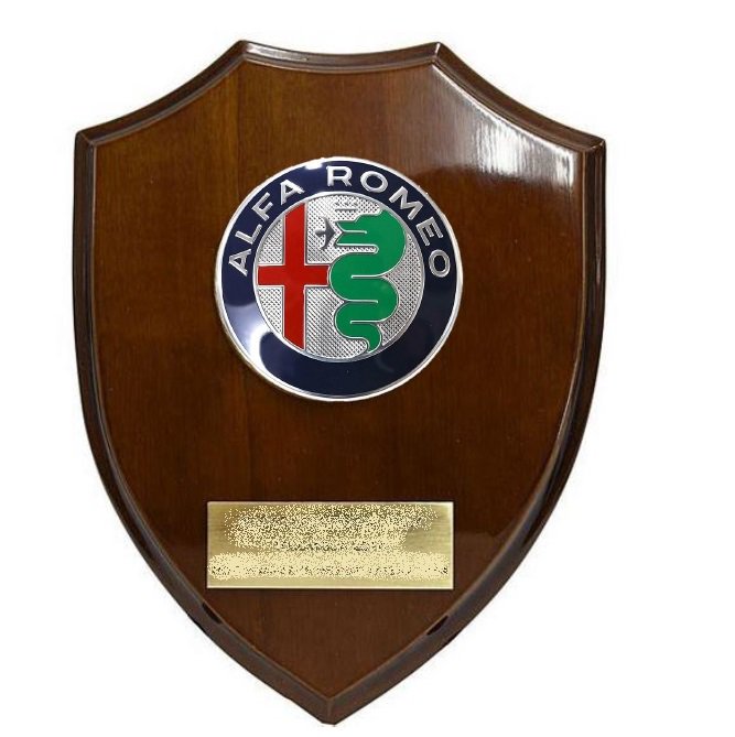 歴代エンブレムピンズコレクション」が発売。全9種類をコンプリートで