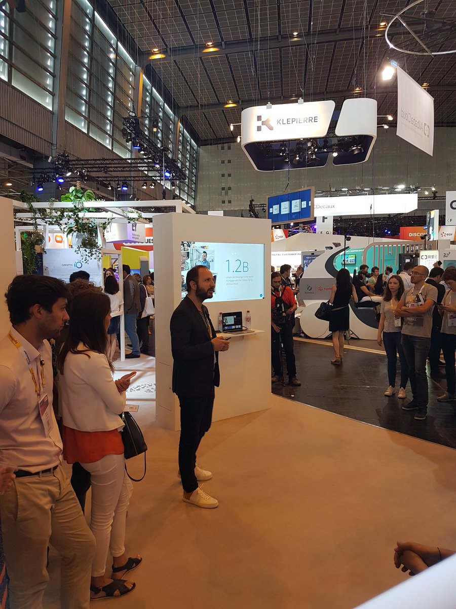 scastrec's tweet photo. #Facekook messenger conference at #Vivatech https://t.co/KmLGST3cg3