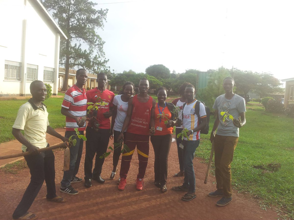 Stephen_Amari's tweet photo. A Big Thanks This Team Upon Planting Trees @ Gulu University Last Week, I Really Appreciate
#KeepingGreen
#BreathingFresh
@StephenMungudit https://t.co/AYyBxMsHFO
