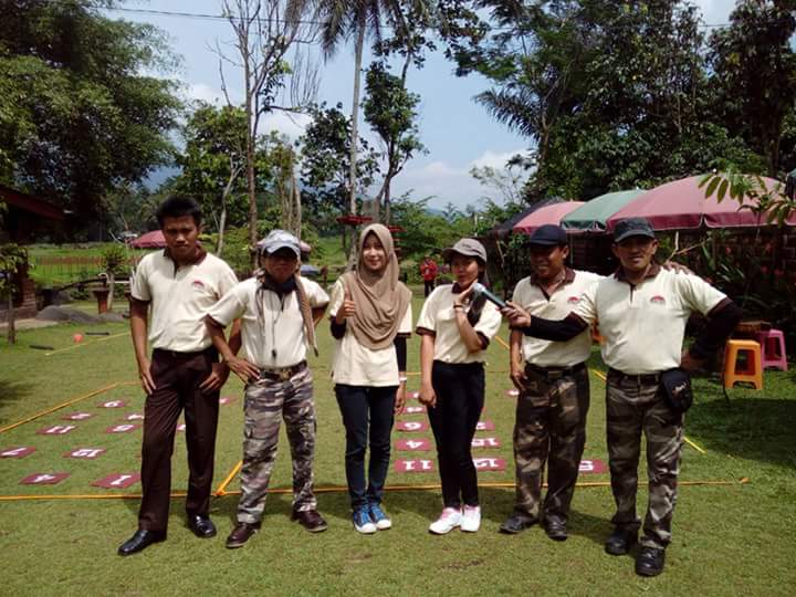 SryGandungSBWHM's tweet image. Kita tanpa THR, tanpa Gaji ke-13 tetap happy melayani