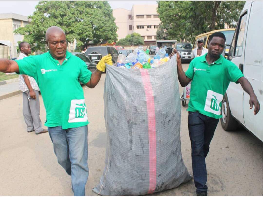 SustyVibes's tweet photo. #SustyJobs: Material Handlers required at @RecyclePointsNG CoSoHUBs in Oshodi and Yaba. Call or SMS 08098002400 https://t.co/W5ZScu75EY