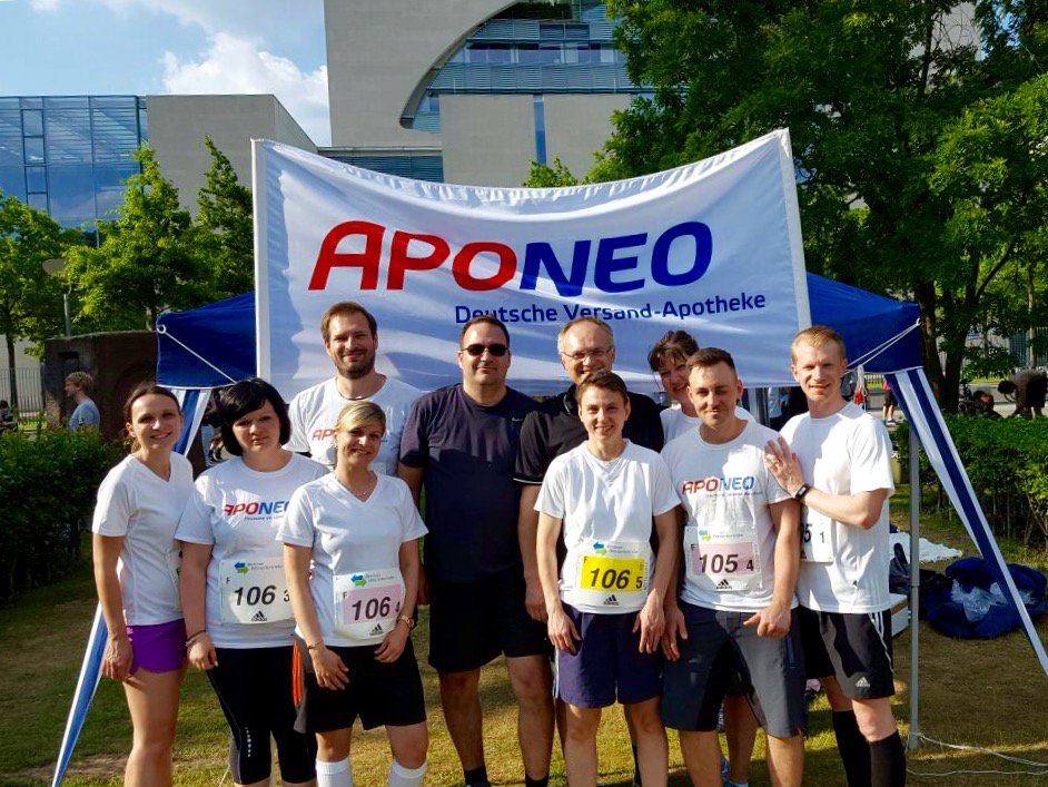 aponeo's tweet photo. Auch wir sind heute Abend bei der #Teamstaffel in Berlin wieder mit zwei Teams am Start. @sccrunning https://t.co/80yng5bxTh