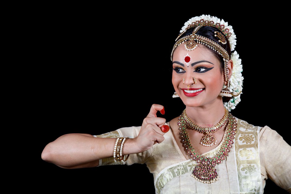 chutneySG's tweet photo. Arangetram After Marriage? Can Do, Says Shoba Krishnan. Read all about her inspiring passion for bharathanatyam: https://t.co/jOdyW3nAdb https://t.co/MZgbPSvCEQ