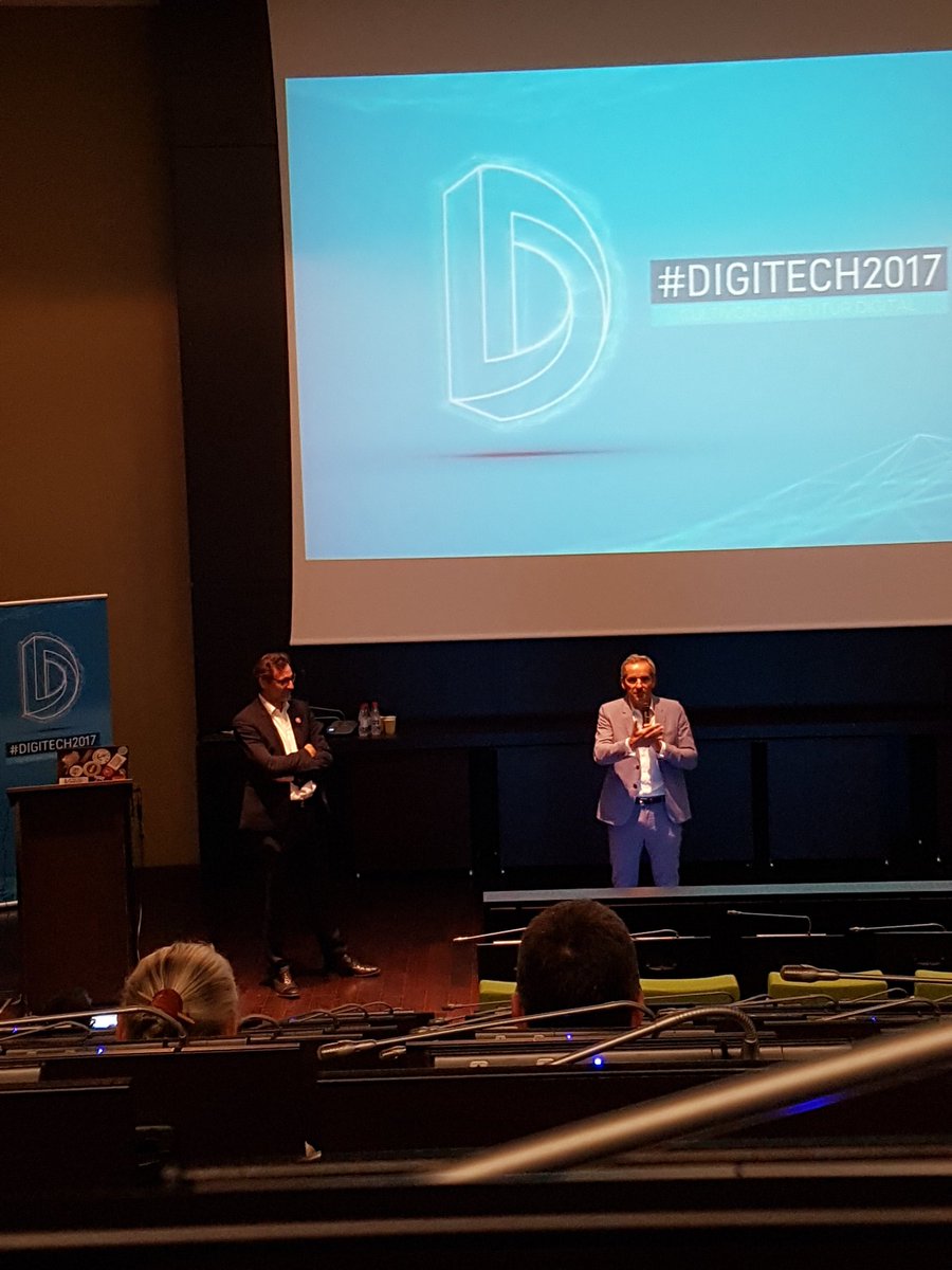 SimonVuillemin's tweet photo. #DIGITECH2017 Fin de la matinée avec "L'UX à la @Camif_" par @emery79, introduit par @pascaldemurger. https://t.co/ZvyMjS0JHg