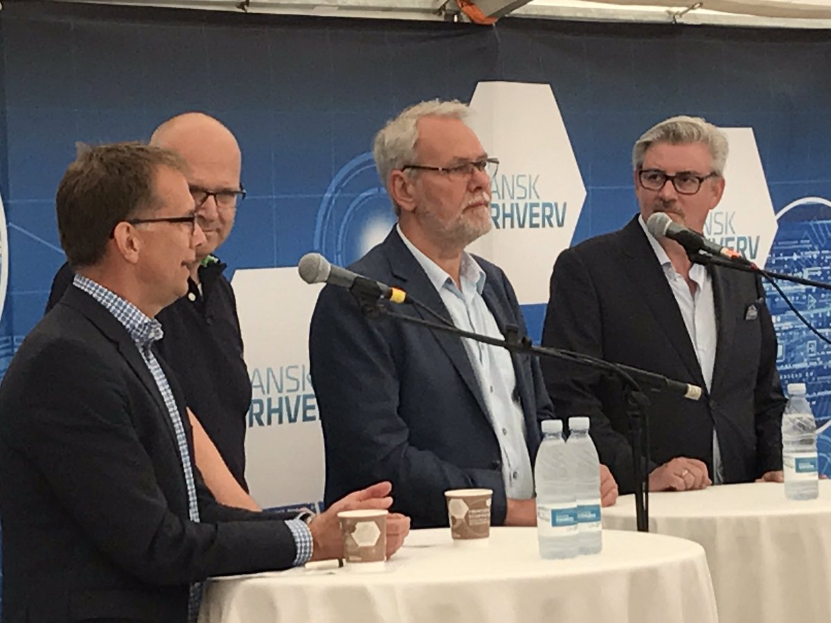 .<a href="/Jensklarskov/">Jens Klarskov</a>: børn har større sandsynlighed for at lære at strikke end programmere i folkeskolen debat hos <a href="/DanskErhverv/">Dansk Erhverv</a> #fmdk17