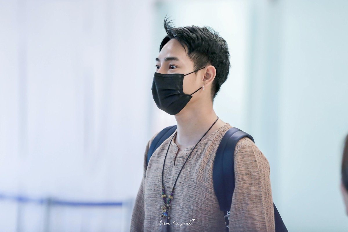 32baht's tweet photo. เฮียจะเป็นทั้งพรีเซนเตอร์และเป็นมาสคอทไม่ได้นะ  #เป๊กผลิตโชค https://t.co/d74oGrFM8u