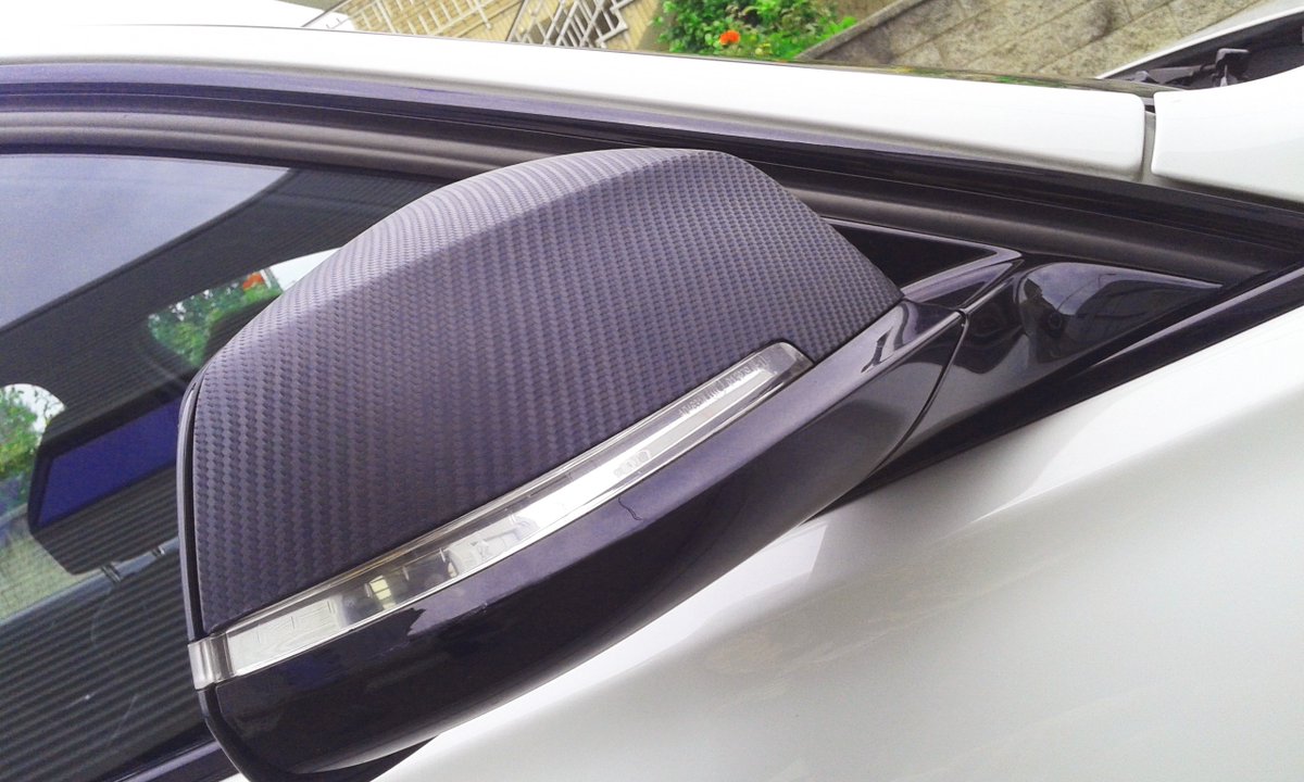 ContainerVisual's tweet image. Celebramos que es viernes con un trabajo tan especial como este :-) #tunning #rotulación #retrovisoresfibracarbono #3M #rotulaciónvinilo