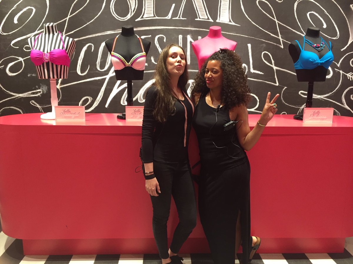 Meet our two new gorgeous Lingerista's 😻 <a href="/KarinaHolder/">Karina Holder</a> <a href="/katrien/">Katrien Schreurs</a> #hunkemoller #flagship #antwerp