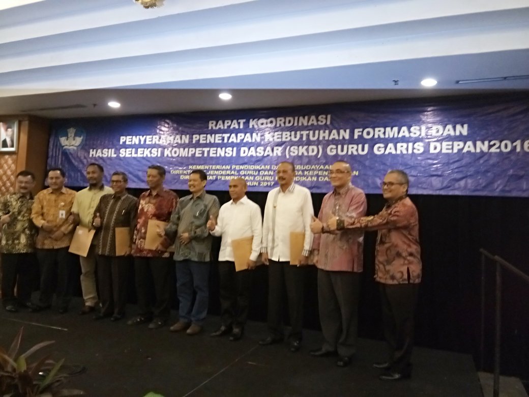 BKNgoid's tweet photo. #SobatBKN kebutuhan formasi &amp; hasil seleksi kompetensi GGD 2016 diserahkan langsung kpd Gubernur/Walikota/Bupati masing2 daerah https://t.co/oUD5CxaTnK