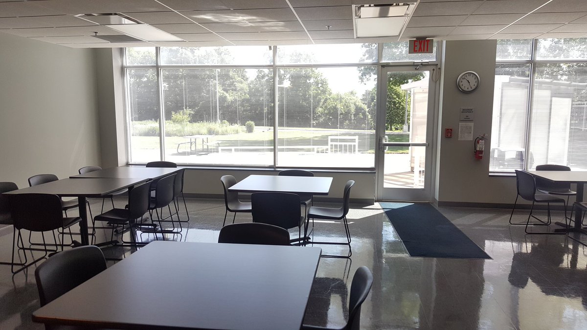 LaraIsch's tweet photo. We are turning off lights early @KCMOwater for #daylighthour #DaylightKC. Anyone want to join us? @KCMOParks @KCMO @KansasCityYMCA https://t.co/xZxJMlRjdC