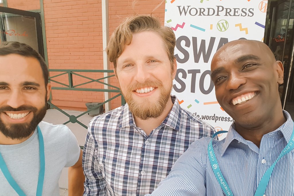 Chanfimao's tweet photo. Avec le fondateur de #WordPress au Wordcamp Europe avec @photomatt et @thibautcotti #WCEU   #top https://t.co/63HSn7cbjb