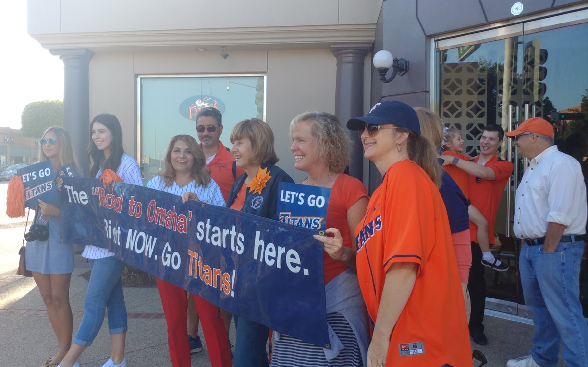 csufalumni's tweet image. “Road to Omaha” Rally is happening now! Downtown Fullerton, Harbor Boulevard and Commonwealth Avenue. #CSUFAlumni #CSUFOmaha #Tusksup