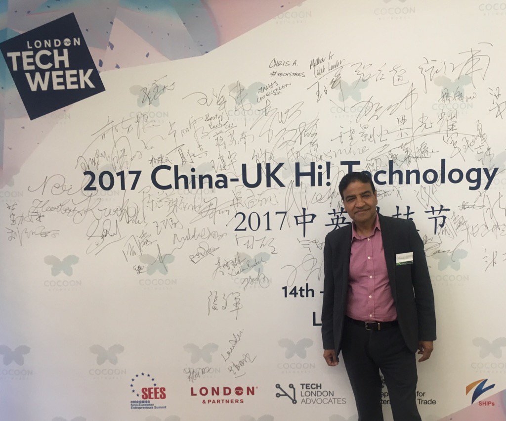 AzamLeslie's tweet photo. @Cocoon_Networks @help4businesses #4techsteps Four Steps to Tech Success talks starting soon https://t.co/lVhiIE5o1t