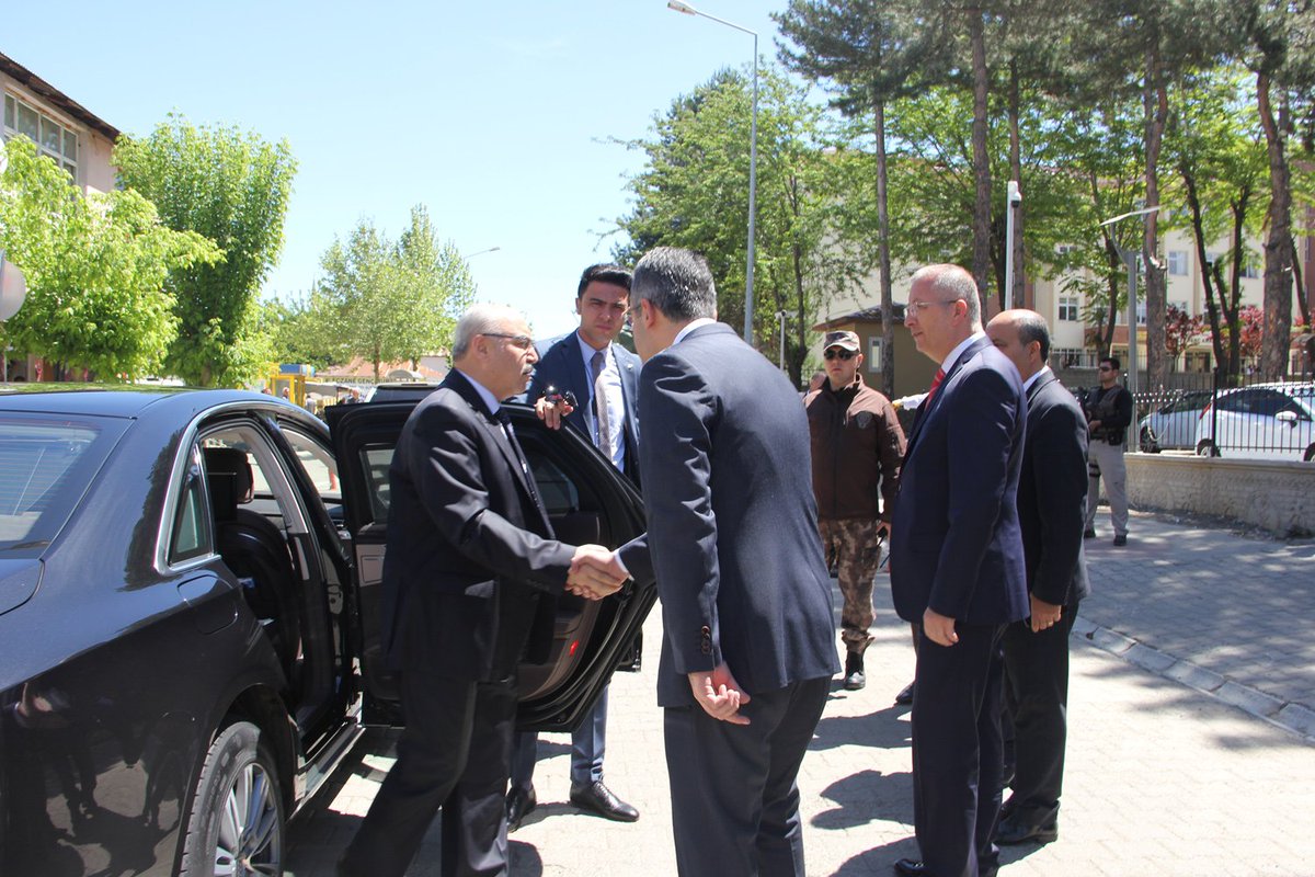 gencinsesi1's tweet photo. Genç ilçesinde Vali @yskosger başkanlığında güvenlik toplantısı yapıldı  https://t.co/R4yX9yzYOa https://t.co/mbGbhVTbKo