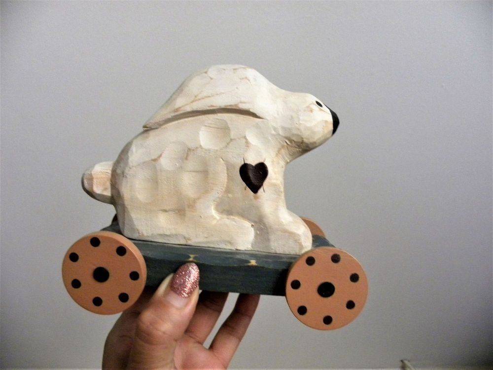 fieldsofvintage's tweet photo. #Primitive #WoodRabbit #rabbit on Wheels #FolkArt #RabbitToy #HandCarve #rabbitfolkart https://t.co/W86FrC9aXy #EBAY https://t.co/SFveRUz8I0