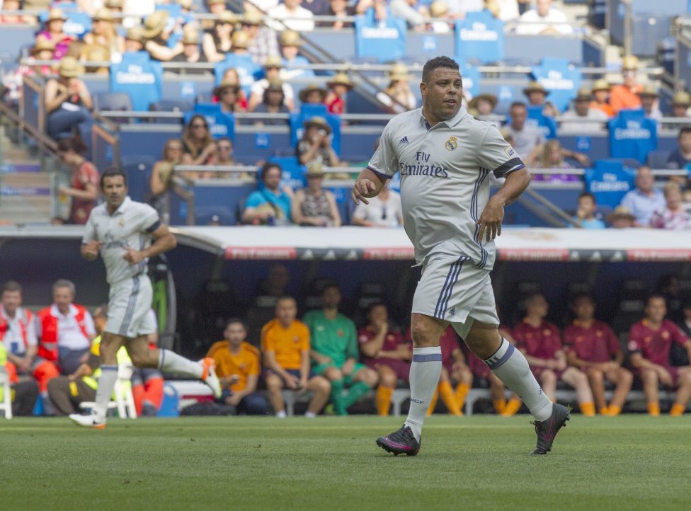WinamaxSport's tweet photo. Pour échapper au fisc, le Portugais Ronaldo a volontairement pris du poids et changé d'identité. https://t.co/IU1M6cAoXY