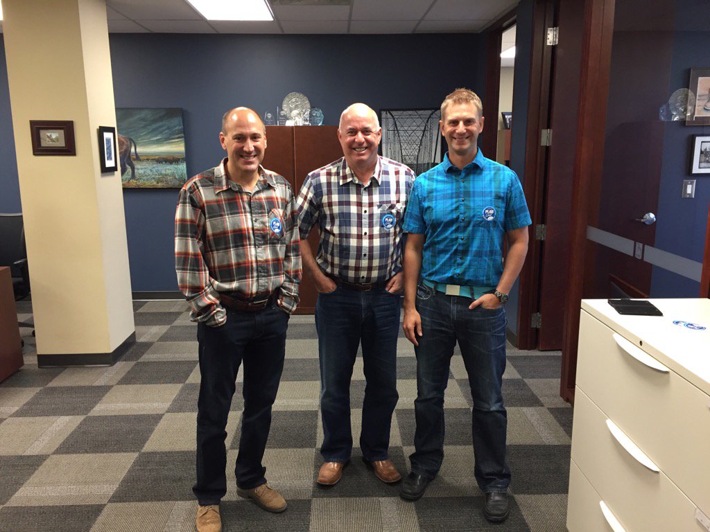 daveschell7's tweet photo. #PlaidForDad in the office with @robrongve and Heath Gabruch. https://t.co/wv5zdZkN6w